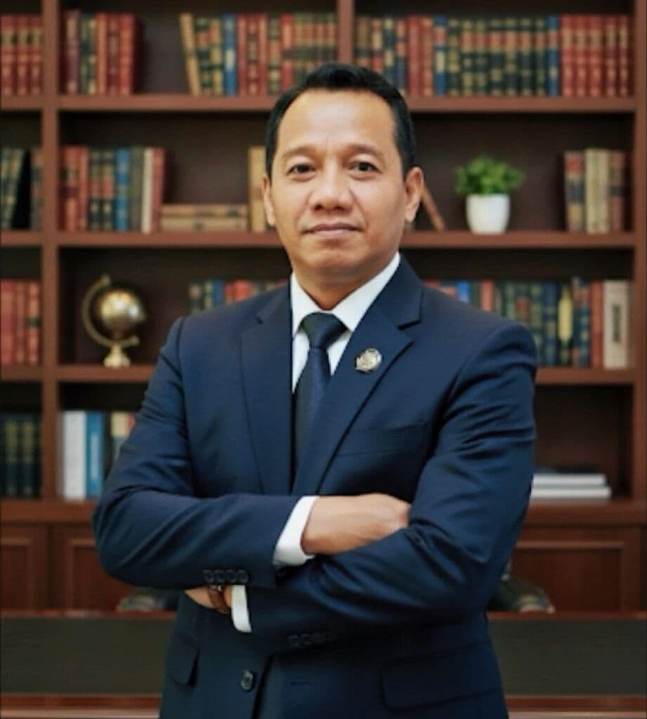 特里·维纳诺博士 Dr. Tri Winarno